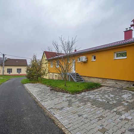 Velky Apartman Zlamanka Kromeriz Luaran gambar